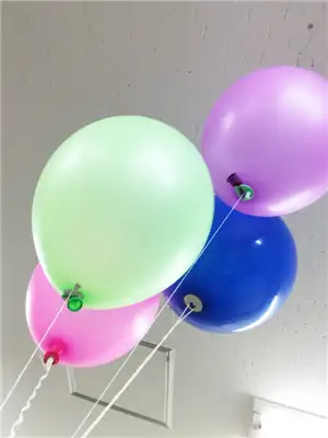 Valve and Clip for latex balloons fulfilled with helium gus