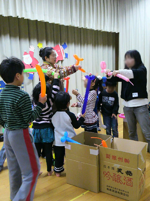 Happy Balloon Project ことばを育てる親の会出雲支部クリスマス会