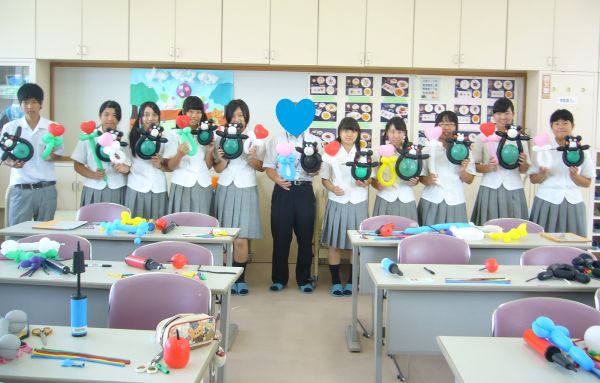 Happy Balloon Project 富島高等学校家庭科クラブバルーン教室
