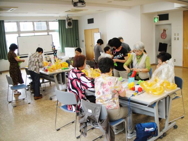 Happy Balloon Project さんかく岡山マルシェ バルーンアート教室