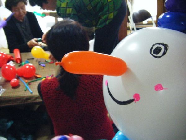 Happy Balloon Project ひだまり城土バルーンアートで雪だるまを作ろう