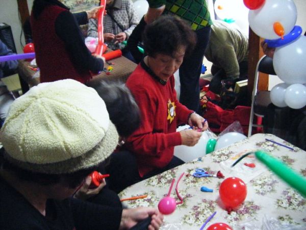 Happy Balloon Project ひだまり城土バルーンアートで雪だるまを作ろう
