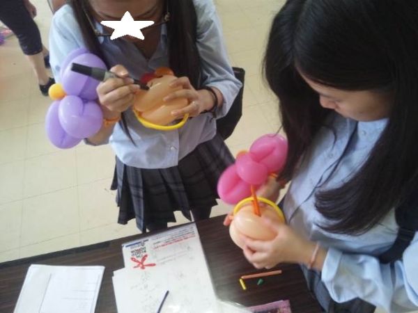 Happy Balloon Project 学祭でのバルーンアート教室