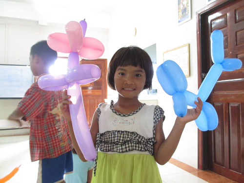 Happy Balloon Project カンボジア 孤児院・スラム地域訪問