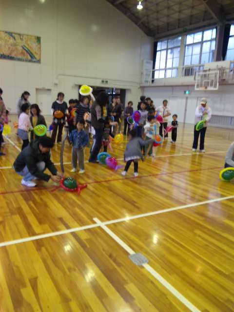 Happy Balloon Project 駅前自治会親子であそぼうバルーン教室
