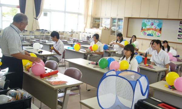 Happy Balloon Project 富島高等学校家庭科クラブバルーン教室