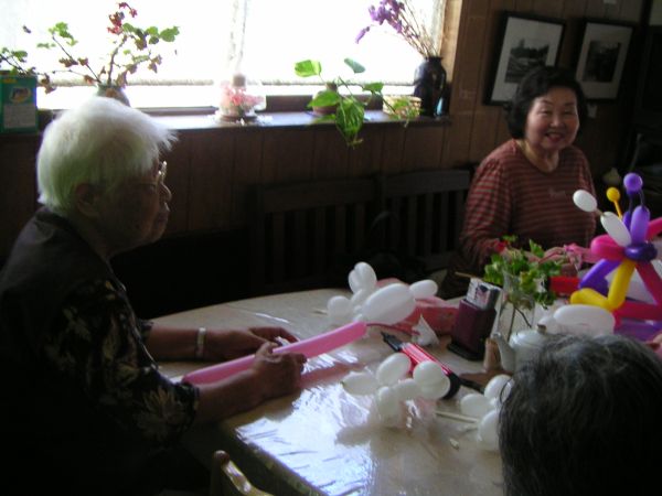 Happy Balloon Project みえ医療福祉生協 駅西支部 脳いきいき班会(華の会)