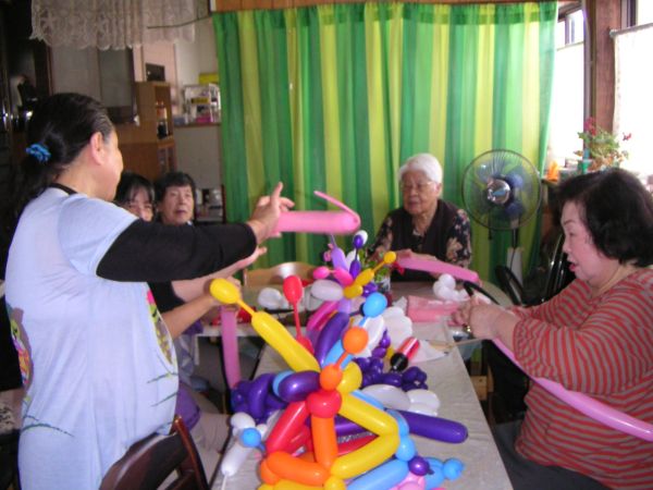 Happy Balloon Project みえ医療福祉生協 駅西支部 脳いきいき班会(華の会)