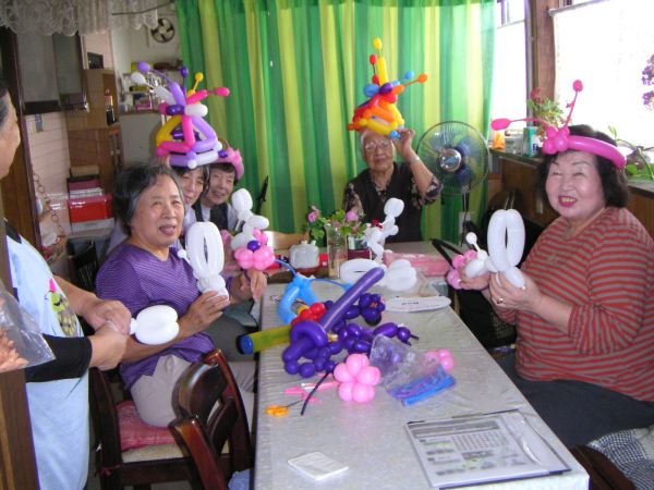 Happy Balloon Project みえ医療福祉生協 駅西支部 脳いきいき班会(華の会)