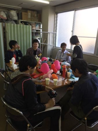 Happy Balloon Project 学生ボランティアのバルーン教室