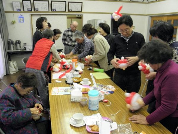 Happy Balloon Project 求名駅前区長寿会バルーン教室