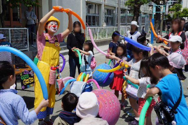 Happy Balloon Project 馬込小学校同窓会くすのき祭り「つくってみよう!バルーンアート!」