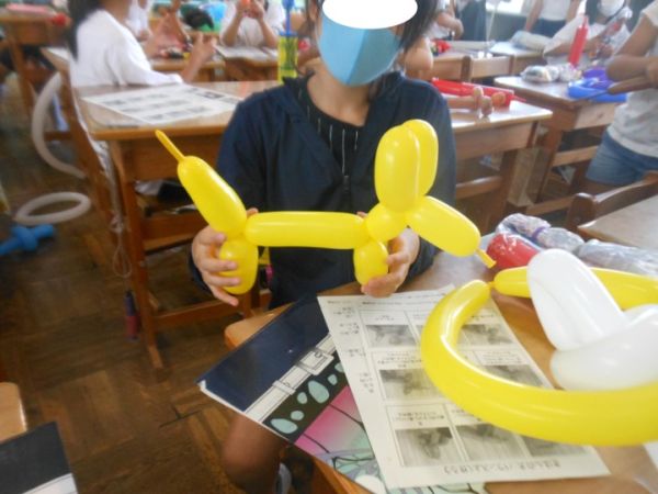 Happy Balloon Project 小学校バルーンアートクラブ活動