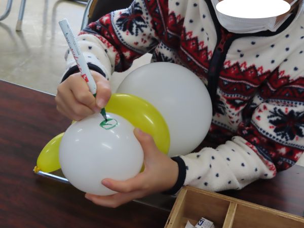 Happy Balloon Project バルーンアートで雪だるまを作ろう