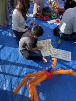 (盛岡市三ツ割)鉢の皮50周年記念イベントでの子供達向けバルーン体験