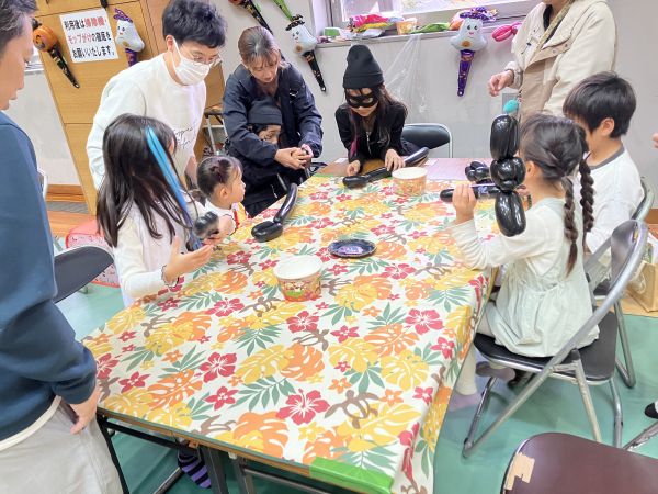Happy Balloon Project キッズハロウィン交野・バルーンアートワークショップ