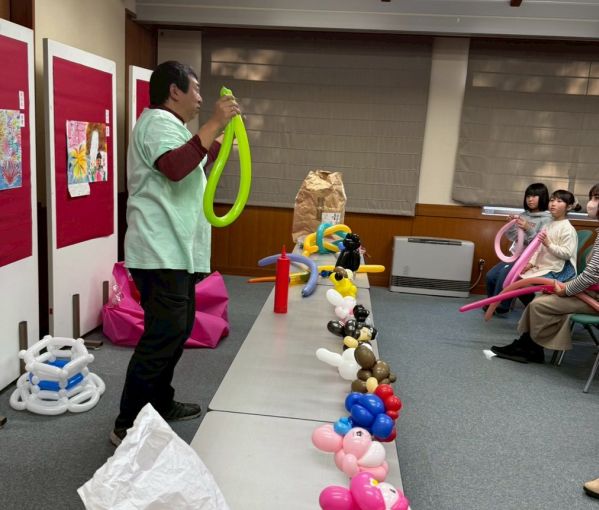 Happy Balloon Project みなくる小中学生作品展バルーンアート教室