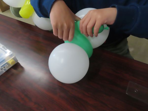 Happy Balloon Project バルーンアートで雪だるまを作ろう