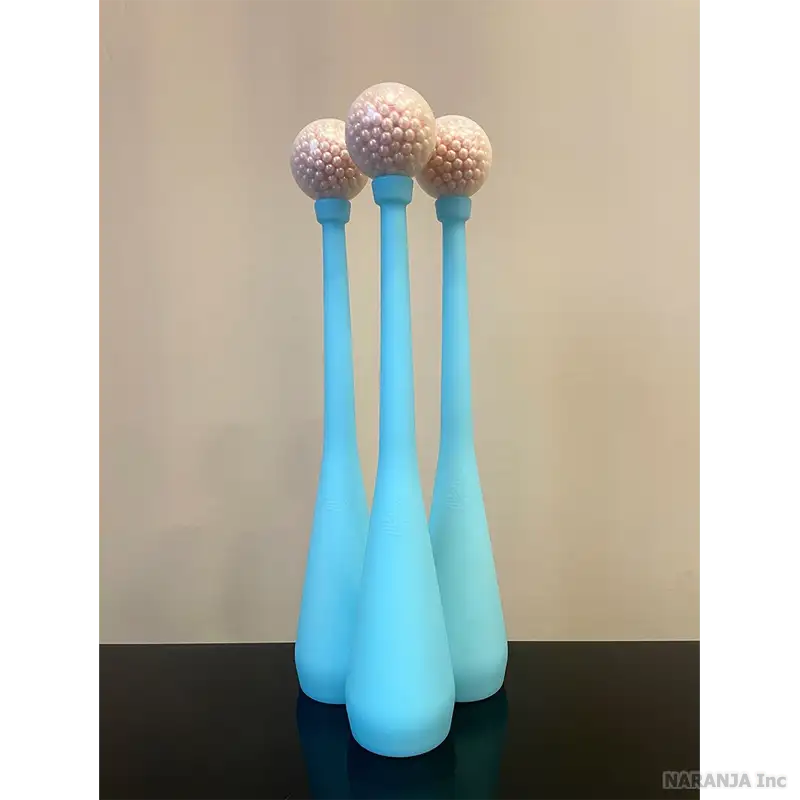 ノブにボールを乗せカップ側で立てている様子