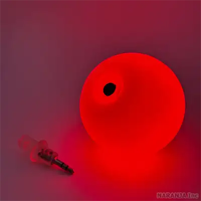 プラグを抜くと発光