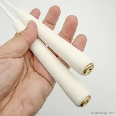 ハンドル部分(やや黄みがかったクリーム色です)