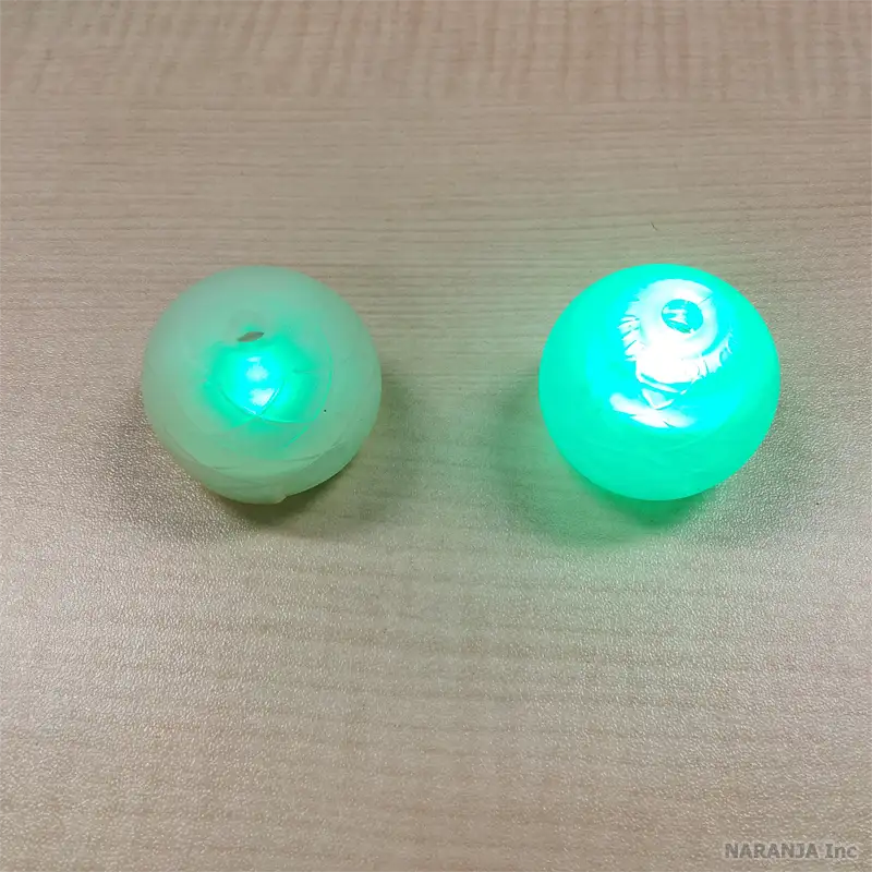 発光比較 左:ウルトラノブ(通常) 右:ウルトラノブプロ