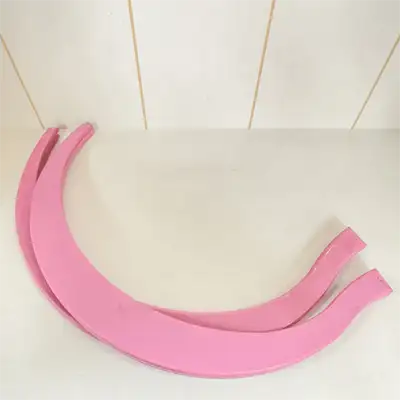 同じ向きで重ねようとすると、本画像のようにマグネット部分が反発し重ねる事ができません。