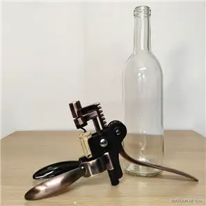 抜けたコルク